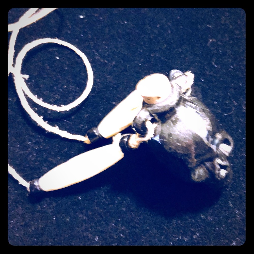 Glass Skull Snuff Necklace